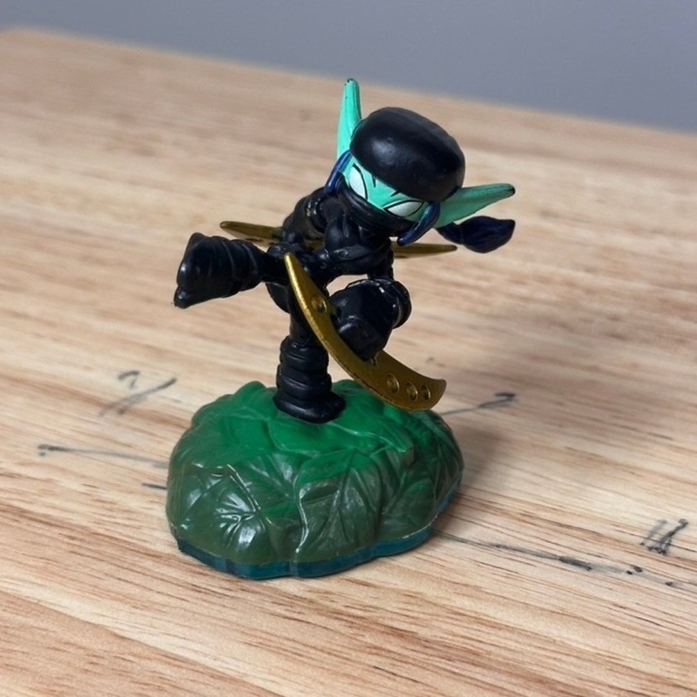 Skylanders Spyros Adventure Stealth Elf Life Element Figure 84130A Activision